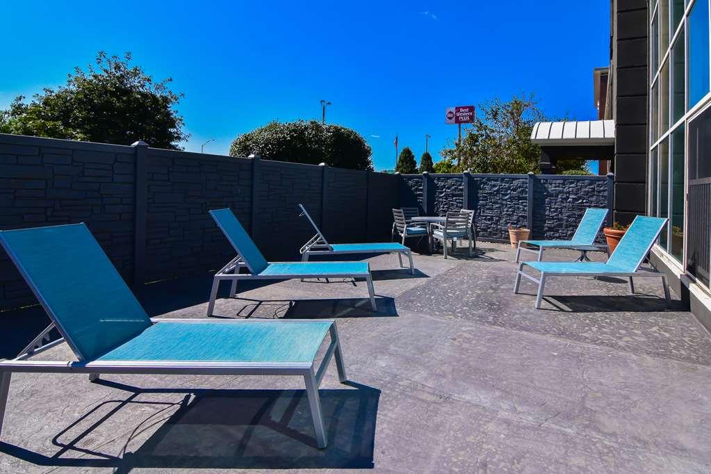Best Western Plus Lafayette Hotel University Area Facilities photo