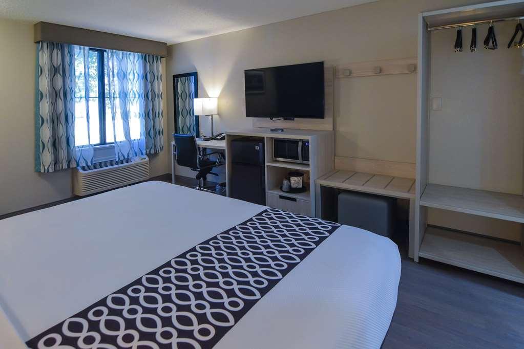 Best Western Plus Lafayette Hotel University Area Room photo