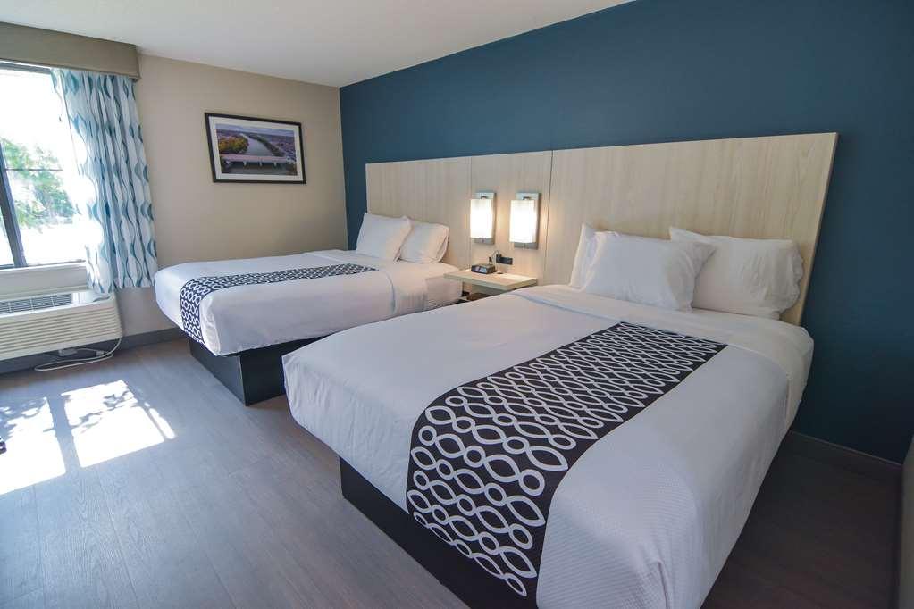 Best Western Plus Lafayette Hotel University Area Room photo