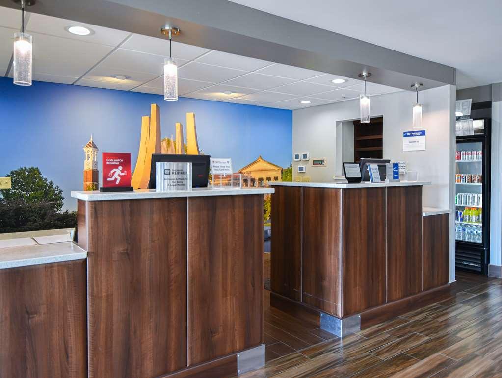 Best Western Plus Lafayette Hotel University Area Interior photo