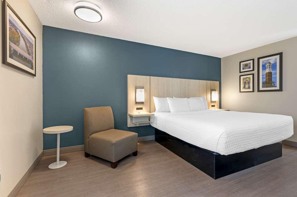 Best Western Plus Lafayette Hotel University Area Room photo