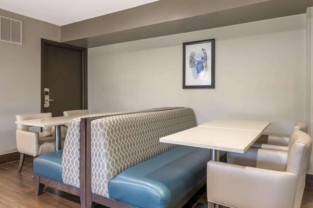 Best Western Plus Lafayette Hotel University Area Restaurant photo